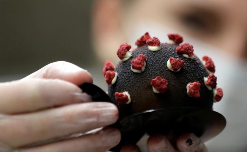 Read more about the article Prague Restaurant Creates Coronavirus-Shaped Dessert