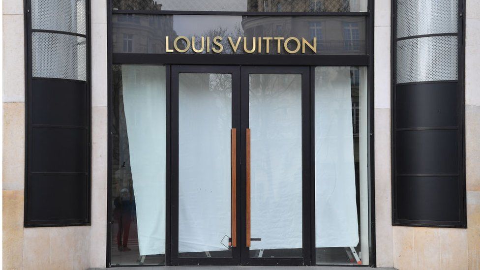 Read more about the article Coronavirus: Louis Vuitton owner to start making hand sanitiser